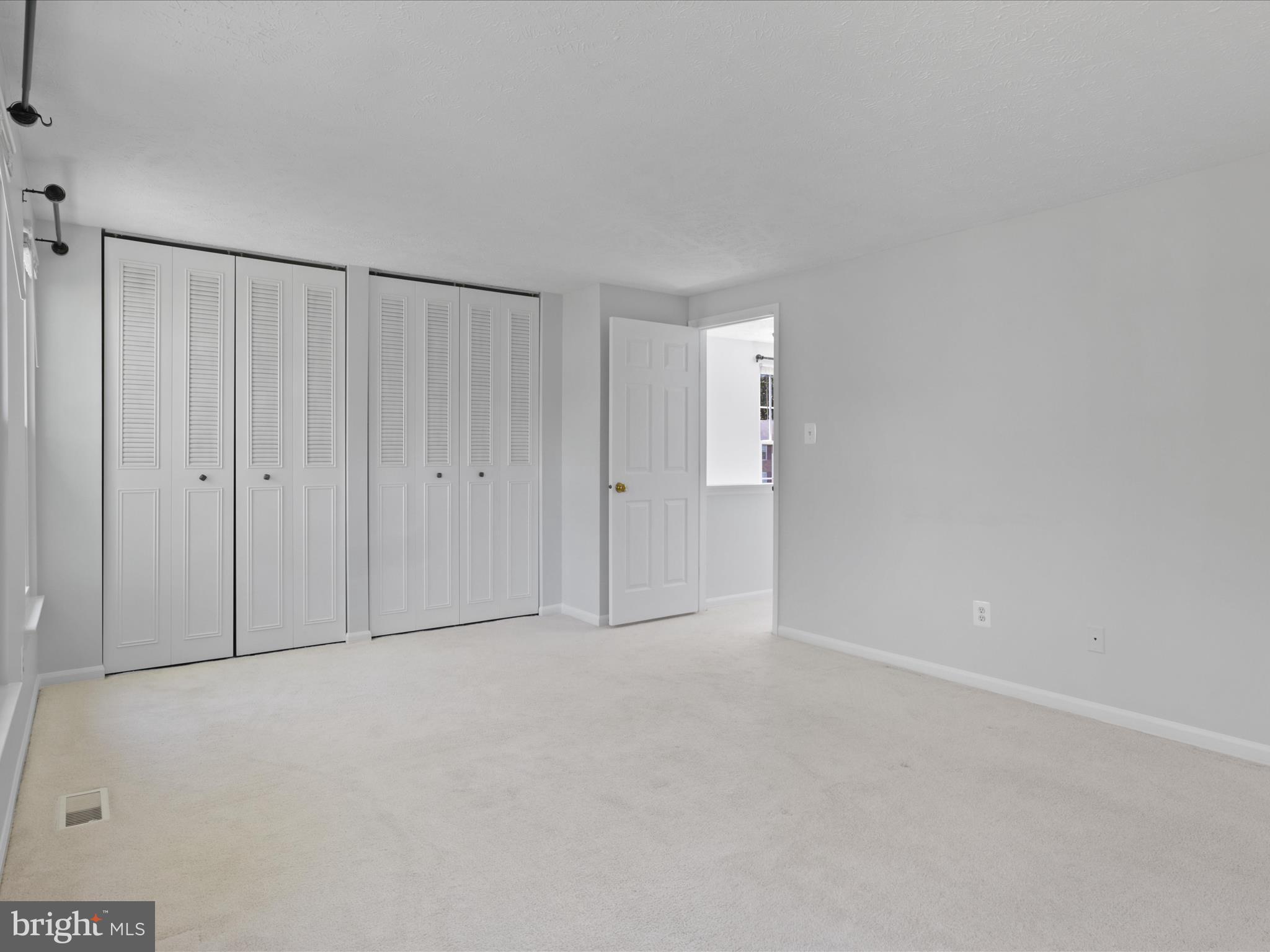 1510 Autumn Ridge Circle Reston, VA 20194 - Photo 29 of 53 Primary bedroom - lots of closet space