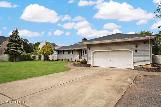 $650,000 | 25 Monroe Avenue, Toms River, NJ 08755