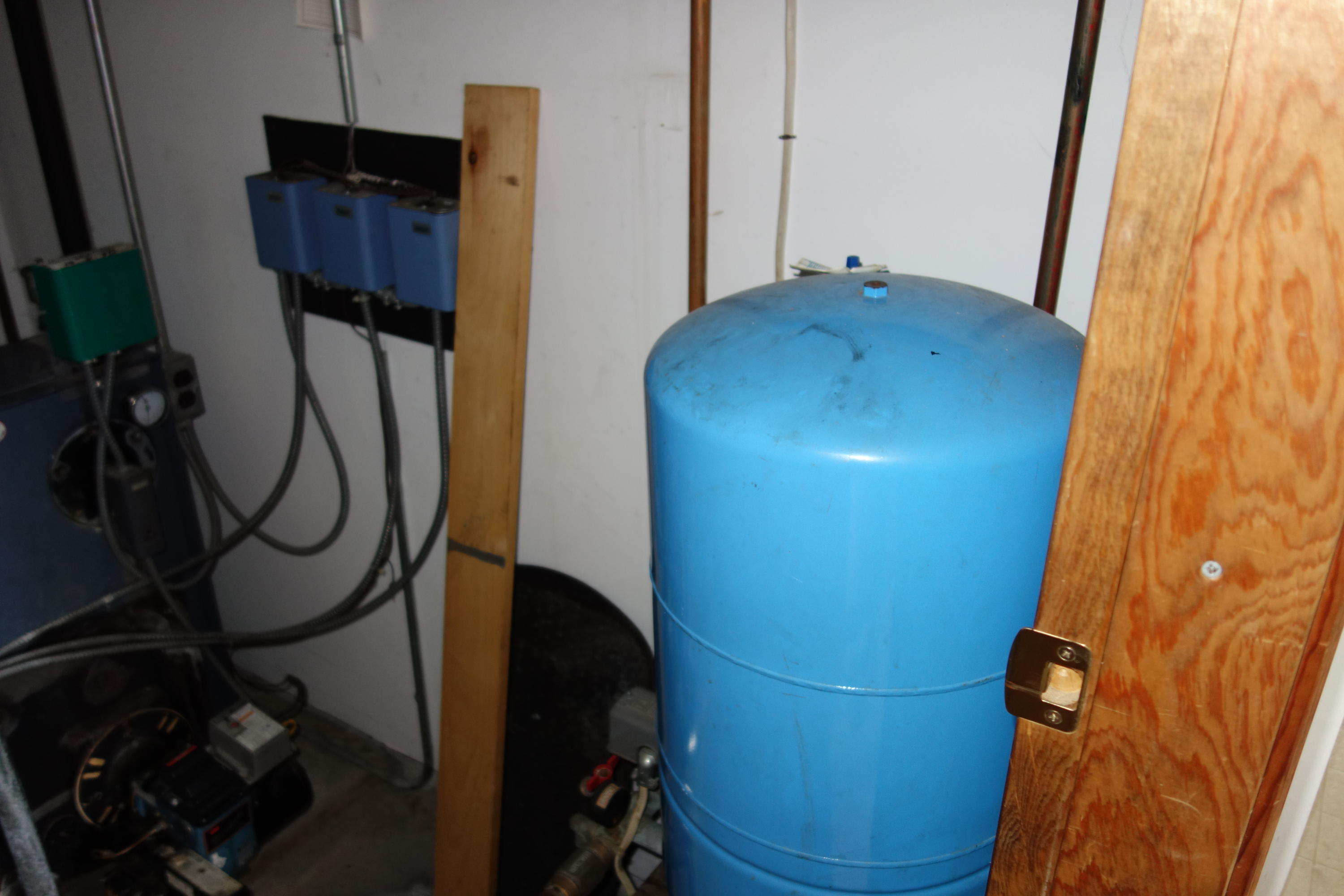 144 Main Street Roxbury, ME 04275 - Photo 39 of 40 well pump