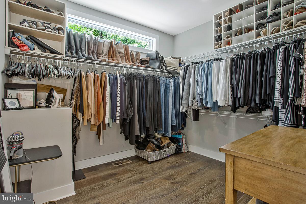 2978 Valley View Road Annapolis, MD 21401 - Photo 28 of 61 Extra Large Walk-in Closet