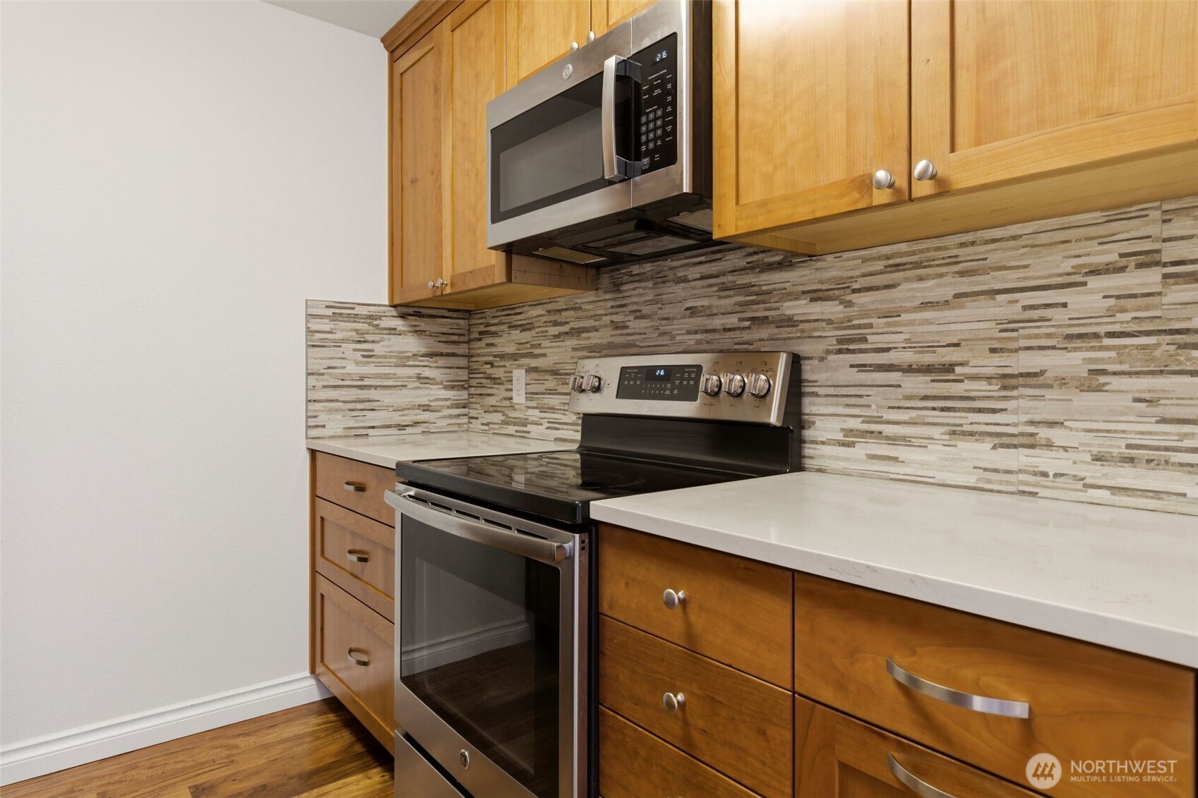 800 North Allen Place, Unit 401 Seattle, WA 98103 - Photo 7 of 32