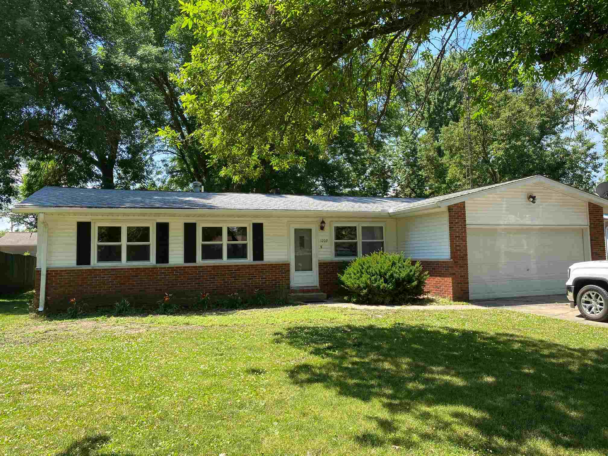 1209 Commanche Road Auburn, IL 62615 - Photo 1 of 17 Gallery Image 1