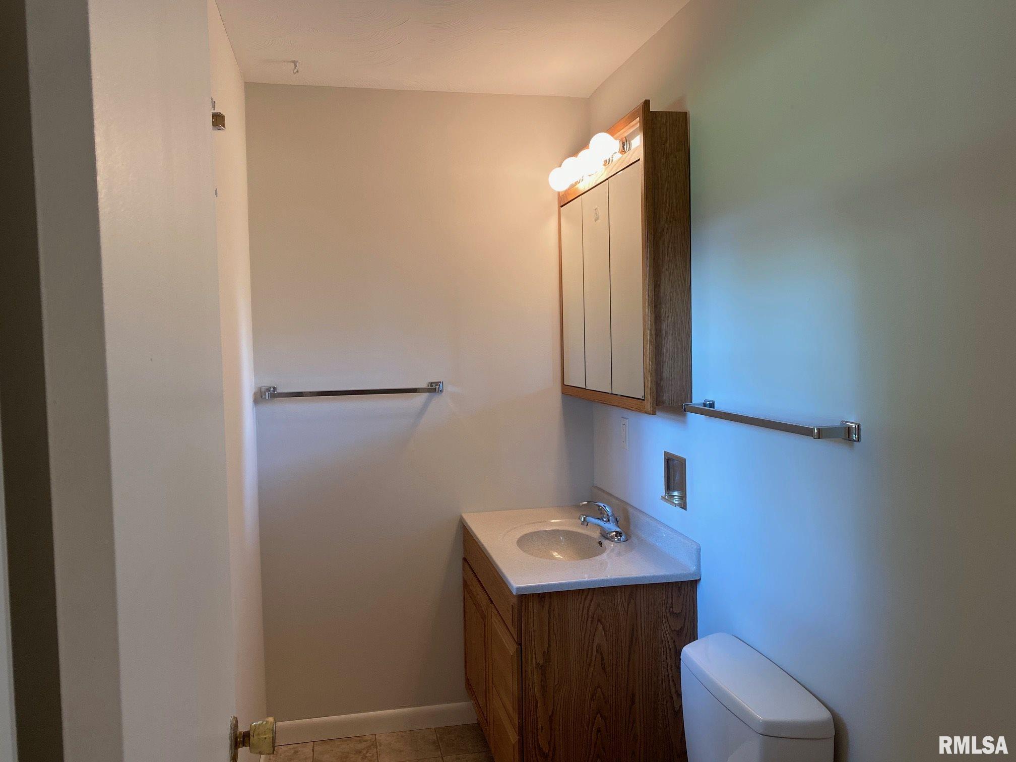 1209 Commanche Road Auburn, IL 62615 - Photo 10 of 17 Gallery Image 10