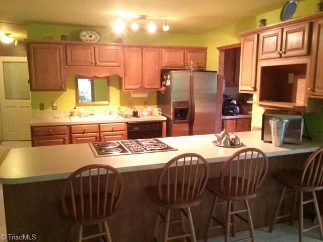 1190 Flinty Knoll Road Pinnacle, NC 27043 - Photo 3 of 17 Gallery Image 3