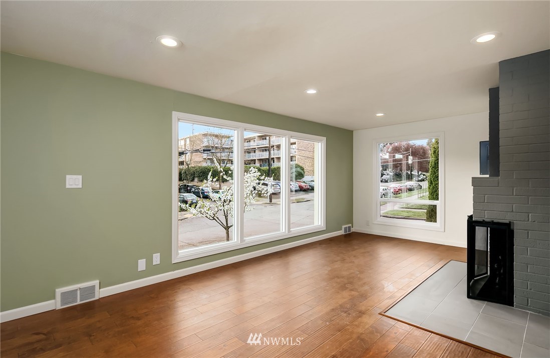 4232 Midvale Avenue North Seattle, WA 98103 - Photo 13 of 17 Gallery Image 13