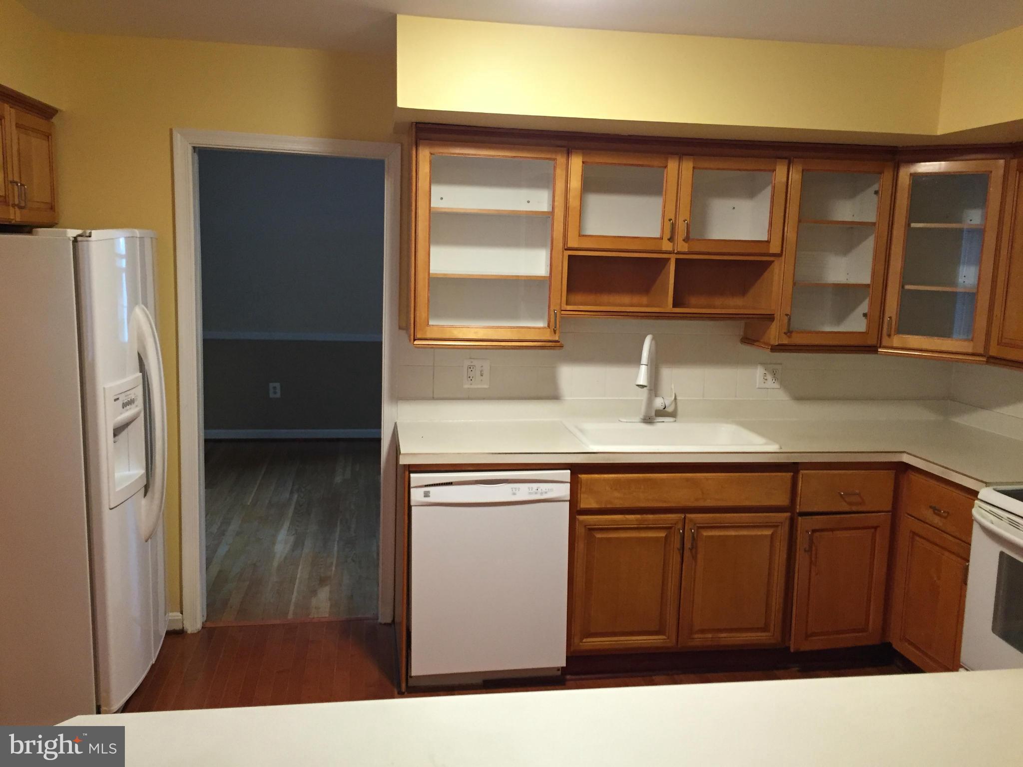 8023 Falstaff Road McLean, VA 22102 - Photo 18 of 30 Kitchen