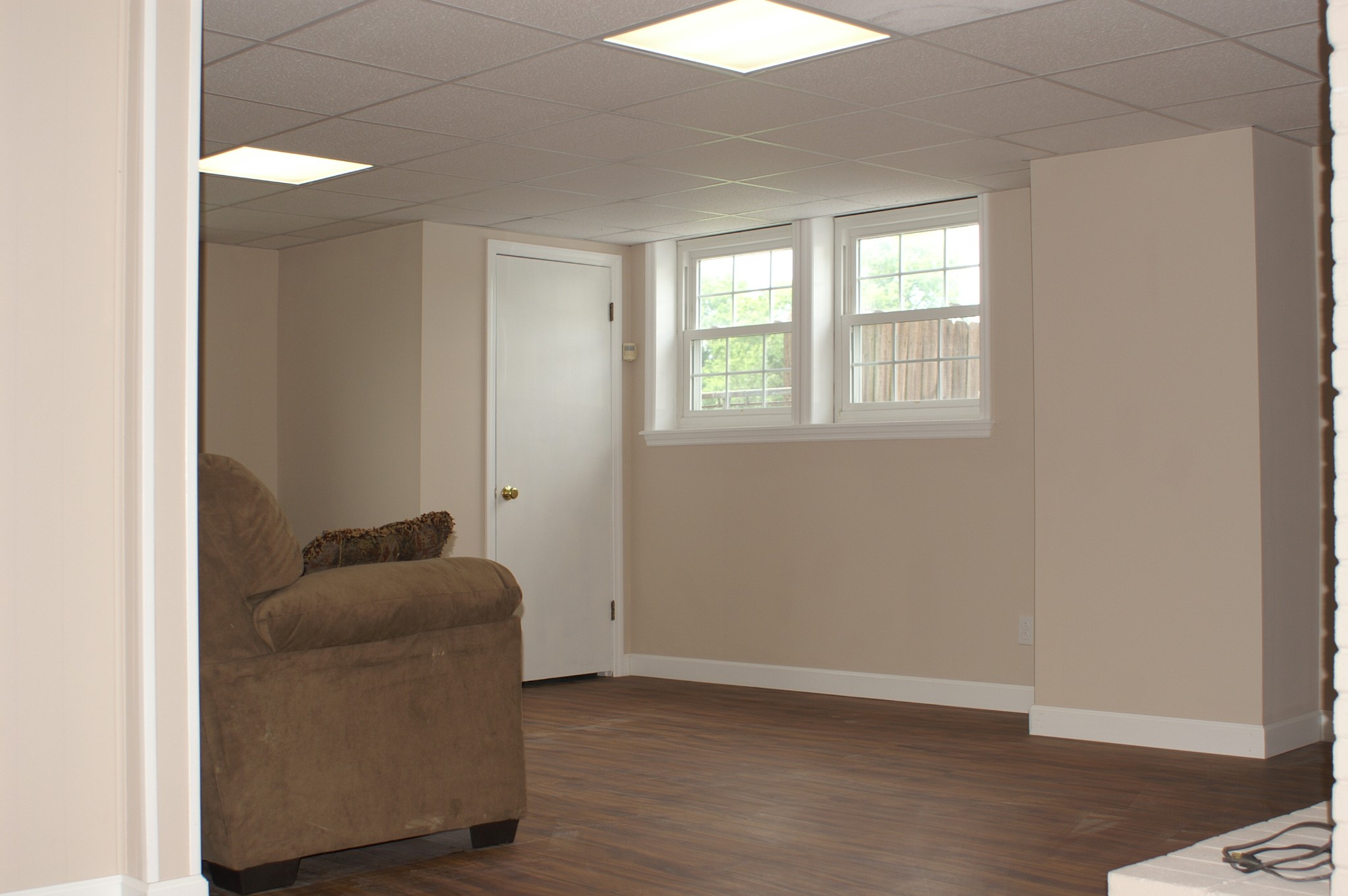 4765 Hickory Ridge Road Lebanon, TN 37087 - Photo 24 of 41 a living room with furniture and a window