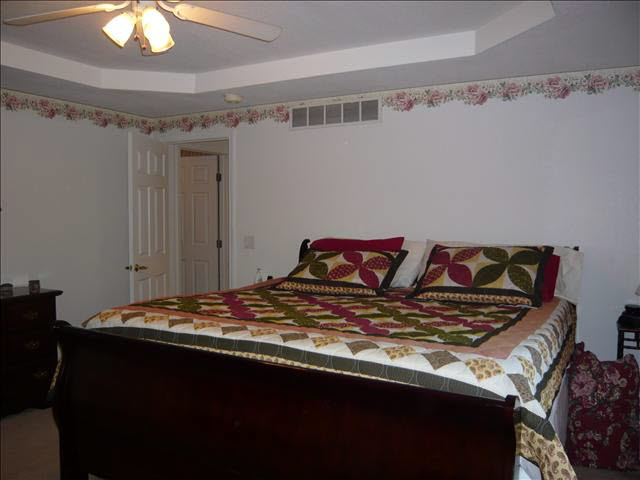 7300 Cinden Road Temperance, MI 48182 - Photo 9 of 13 Master on Main