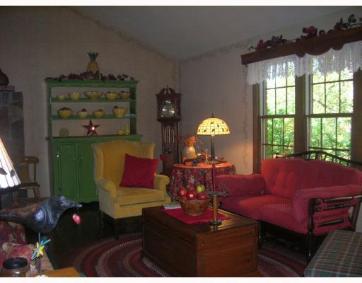3139 Tray Road North Huntingdon, PA 15642 - Photo 4 of 8 Living Room.