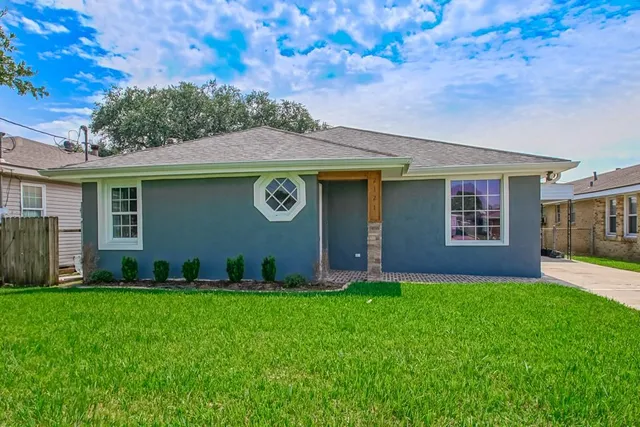 $269,900 | 2121 Margaret Lane, Meraux, LA 70075