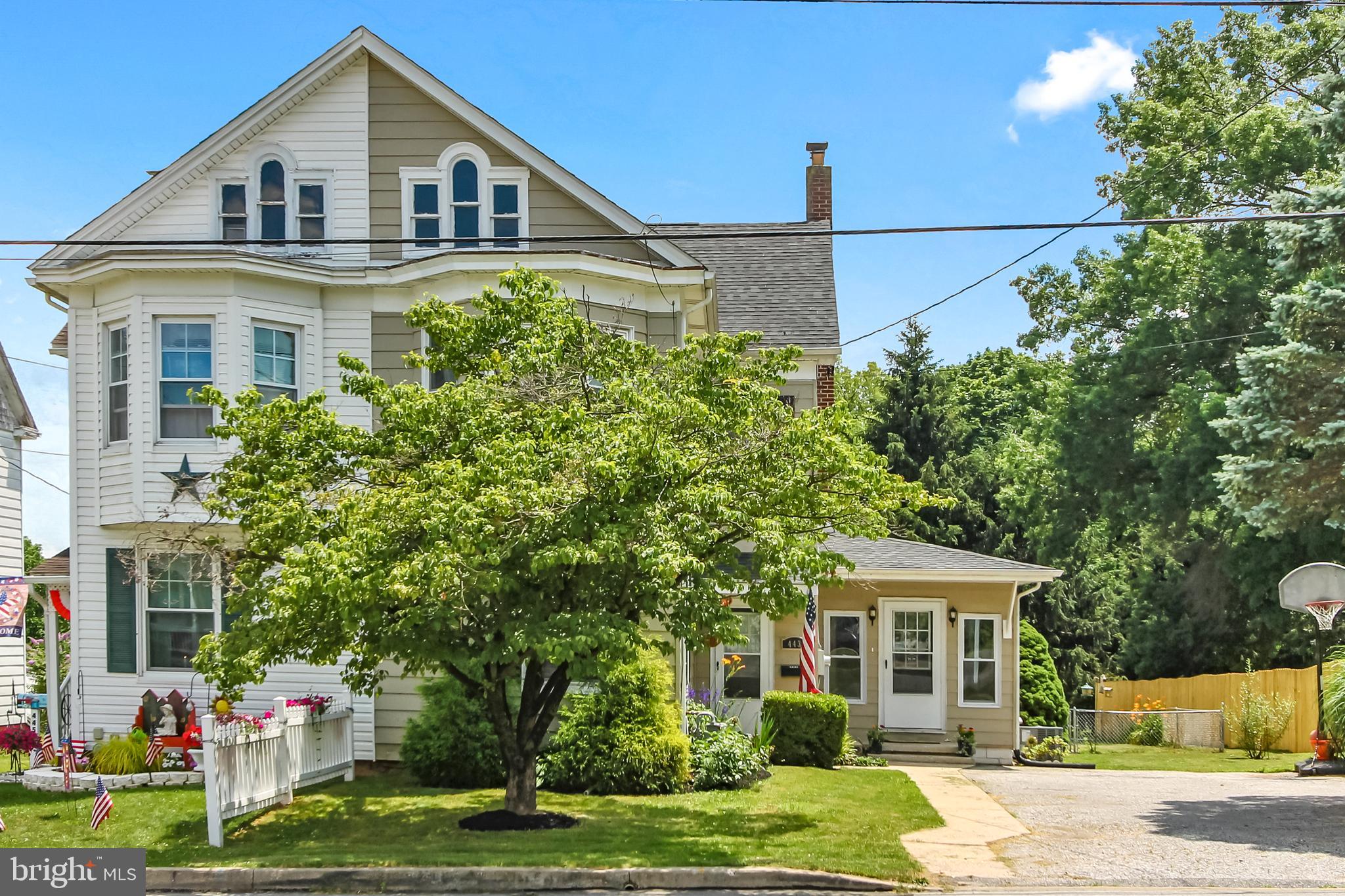 443 Maple Street Manchester, PA 17345 - Photo 1 of 28 Gallery Image 1