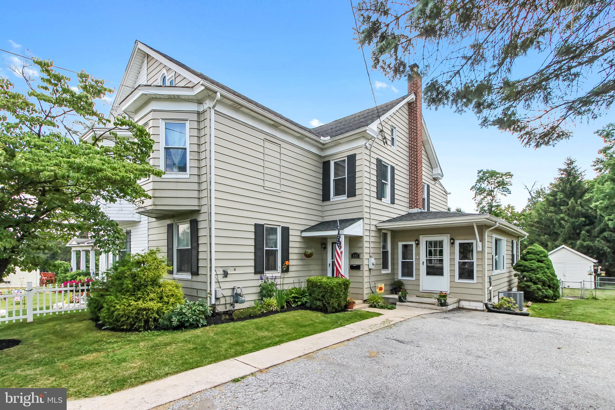 443 Maple Street Manchester, PA 17345 - Photo 2 of 28 Gallery Image 2