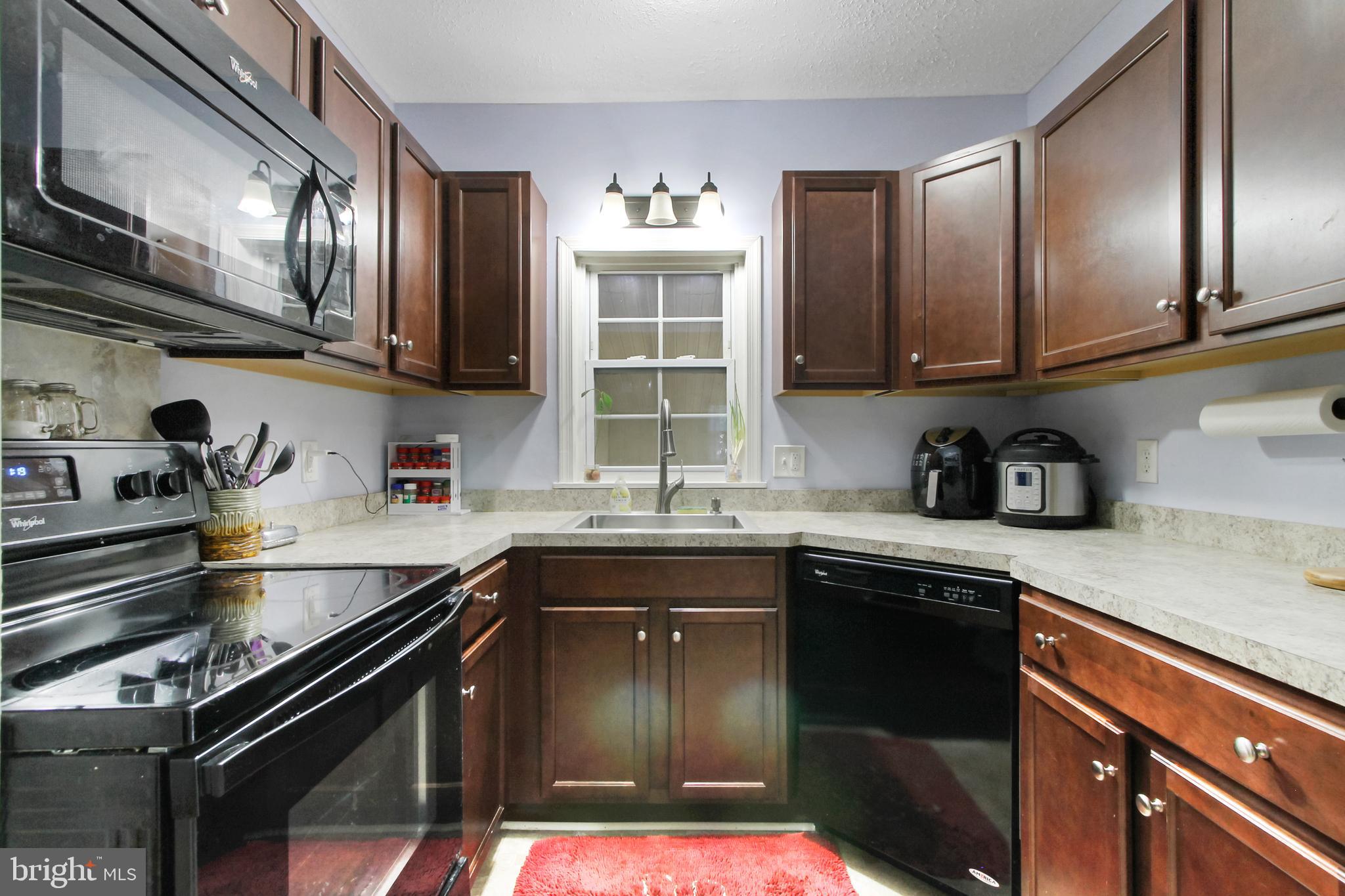443 Maple Street Manchester, PA 17345 - Photo 11 of 28 Gallery Image 11