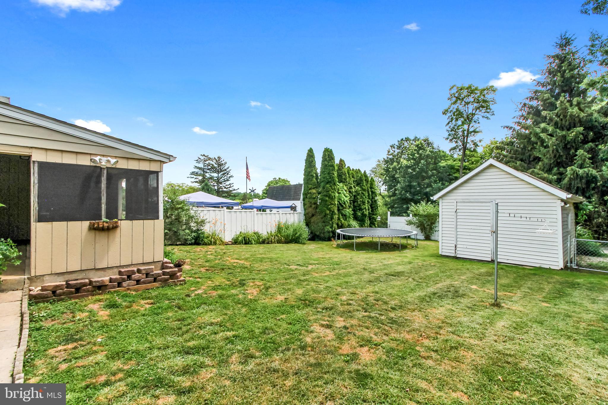 443 Maple Street Manchester, PA 17345 - Photo 5 of 28 Gallery Image 5