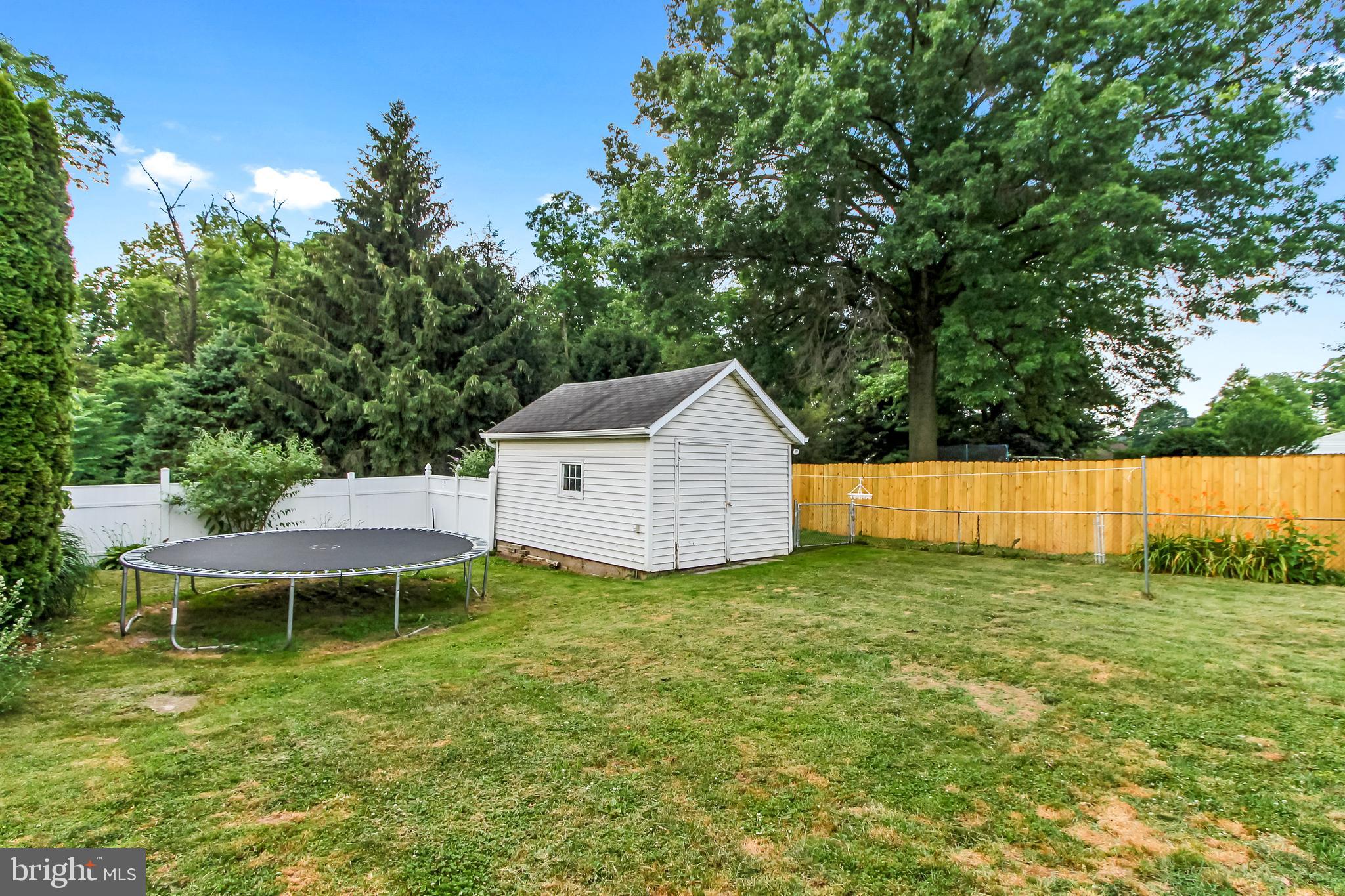 443 Maple Street Manchester, PA 17345 - Photo 6 of 28 Gallery Image 6