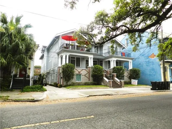 $2,400 | 2014 Prytania Street, New Orleans, LA 70130