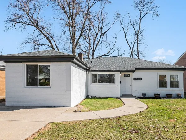 $425,000 | 1943 Mayfair Avenue, Westchester, IL 60154