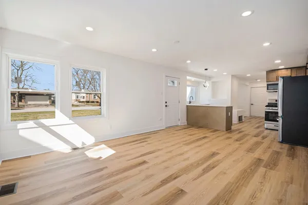 $415,000 | 1943 Mayfair Avenue, Westchester, IL 60154
