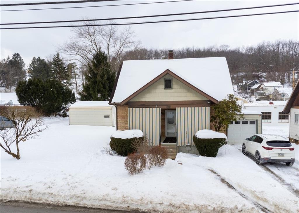 a house view with a outdoor space