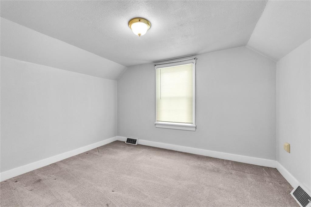 1738-1740 Hancock Avenue Apollo, PA 15613 - Photo 30 of 49 an empty room with a window