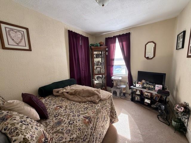 1738-1740 Hancock Avenue Apollo, PA 15613 - Photo 45 of 49 a bedroom with bed and a window