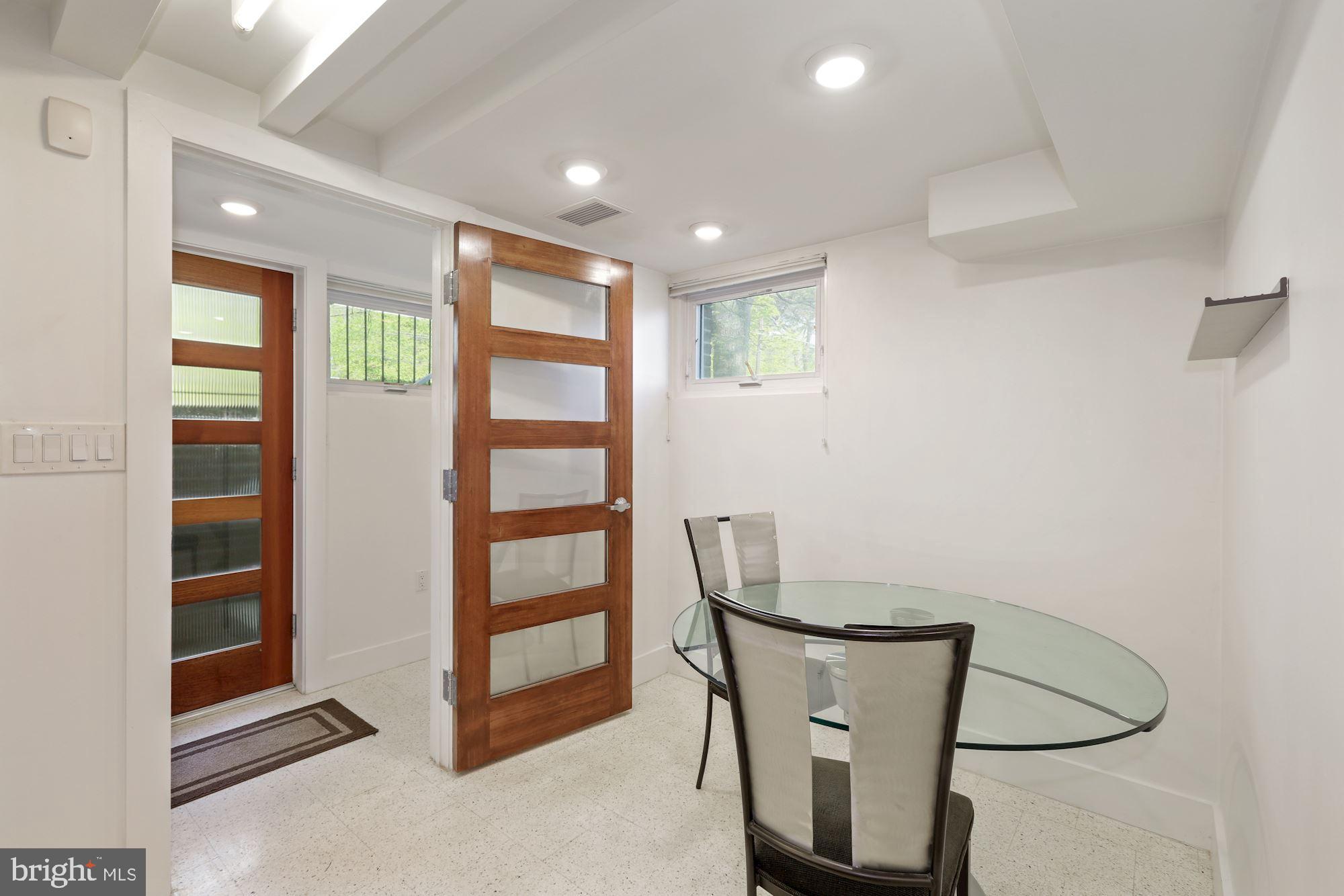 3640 Everett Street Northwest Washington, DC 20008 - Photo 6 of 29