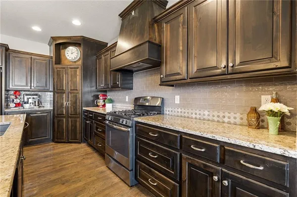 $720,000 | 12916 West 169th Street, Overland Park, KS 66221