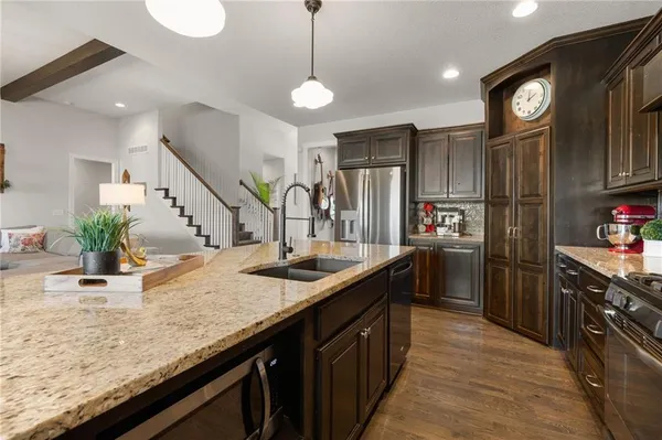 $720,000 | 12916 West 169th Street, Overland Park, KS 66221