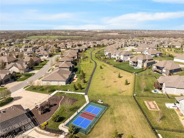 $720,000 | 12916 West 169th Street, Overland Park, KS 66221