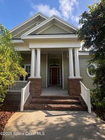 a view of a house with a small entryway