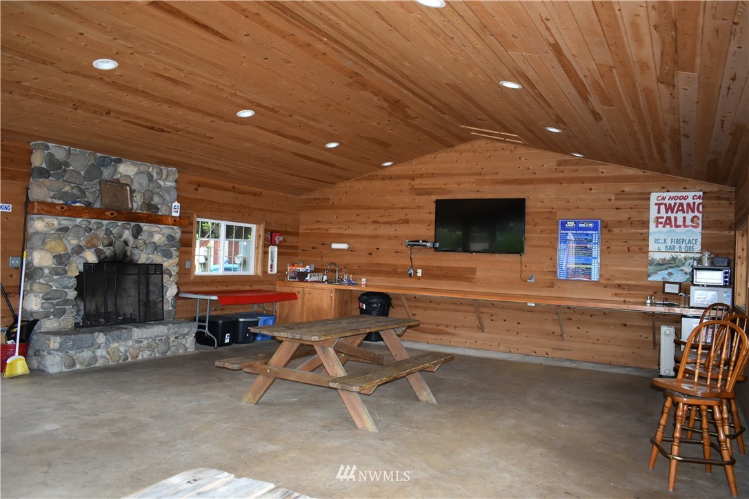 160 East Canyon View Road Belfair, WA 98528 - Photo 10 of 18