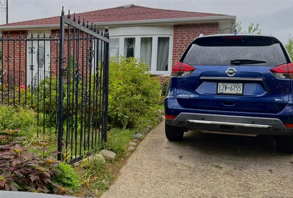 $499,000 | 74 East 5th Street, Huntington Station, NY 11746