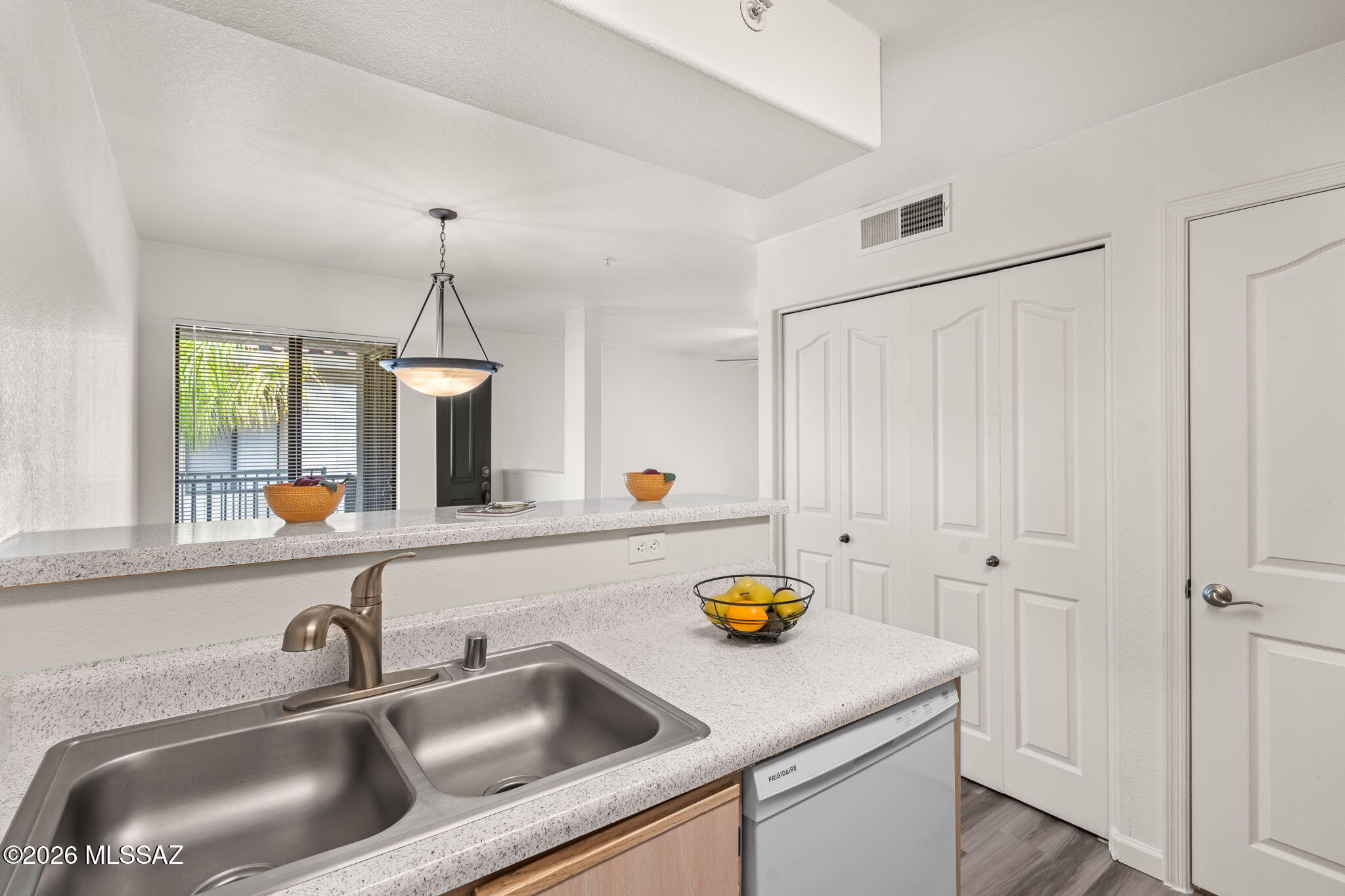 5751 North Kolb Road, Unit 19208 Tucson, AZ 85750 - Photo 8 of 20 8-web-or-mls-5751 N Kolb Rd 19208-7