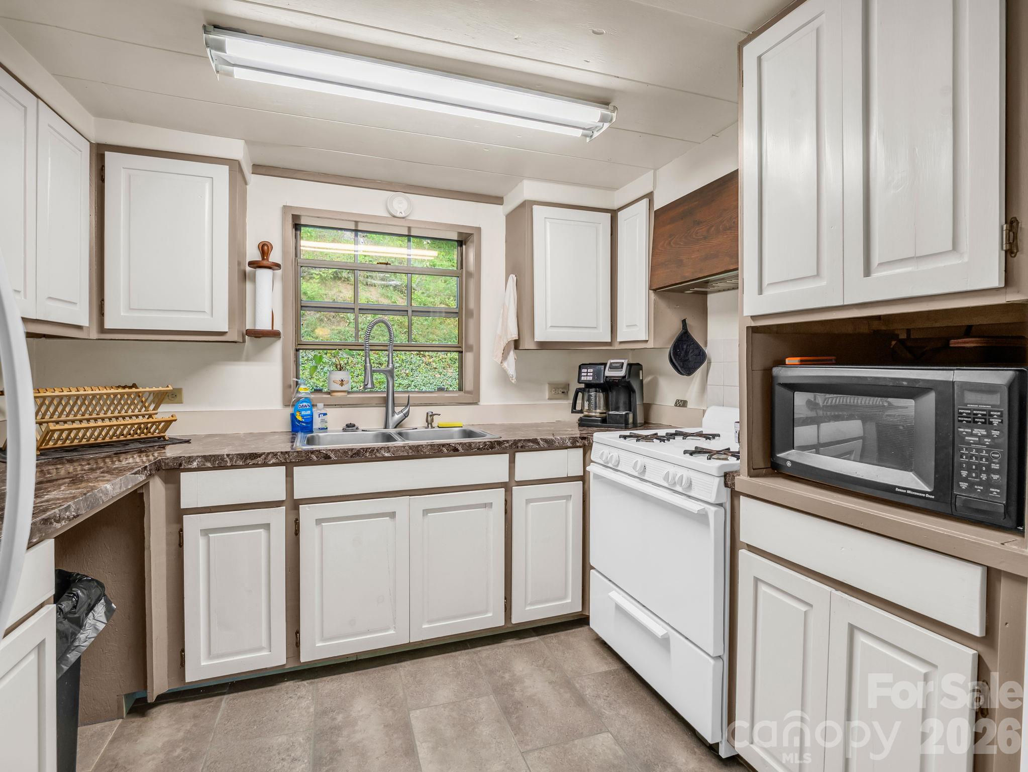 765 Hawk Ridge Lane Marshall, NC 28753 - Photo 16 of 48 Gallery Image 16