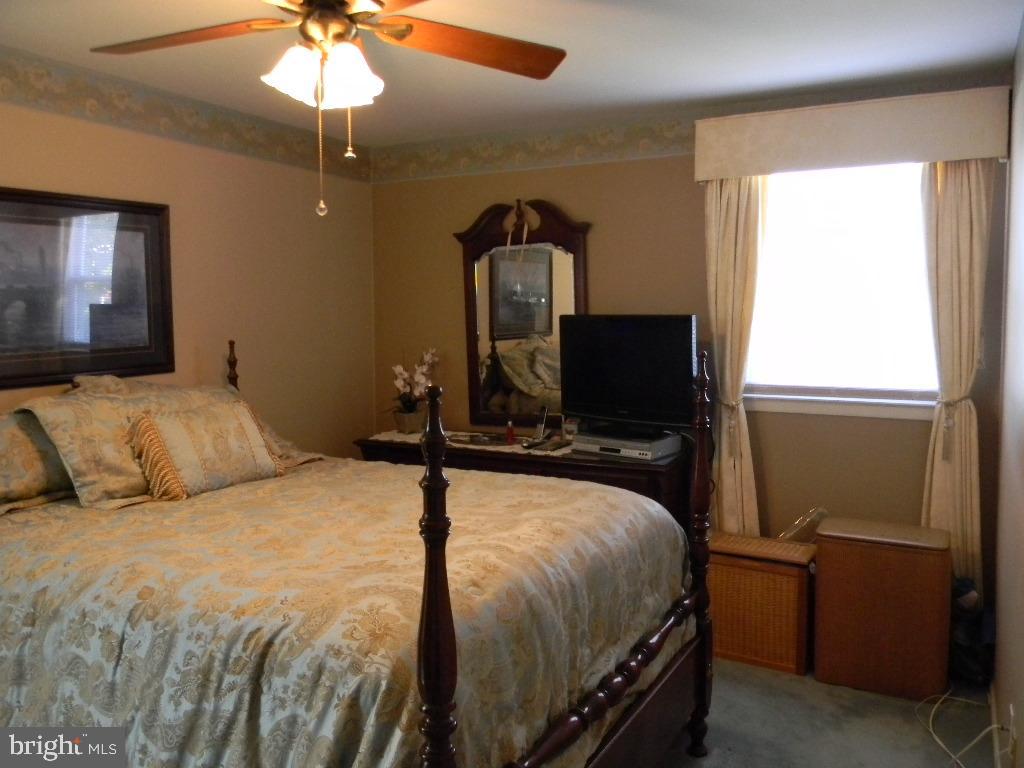 402 Densmore Road Philadelphia, PA 19116 - Photo 11 of 13 Gallery Image 11