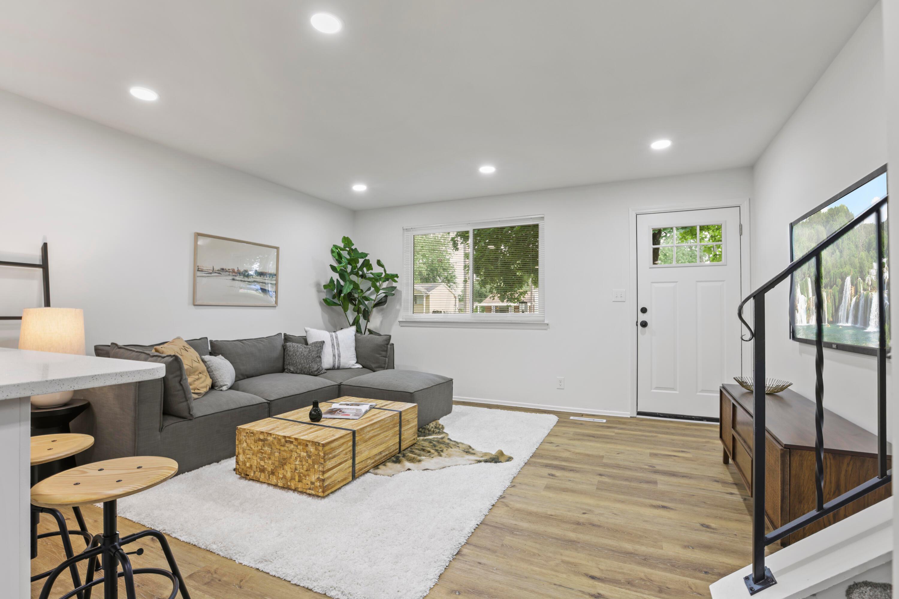 5016 Refugee Road Columbus, OH 43232 - Photo 11 of 38 Gallery Image 11