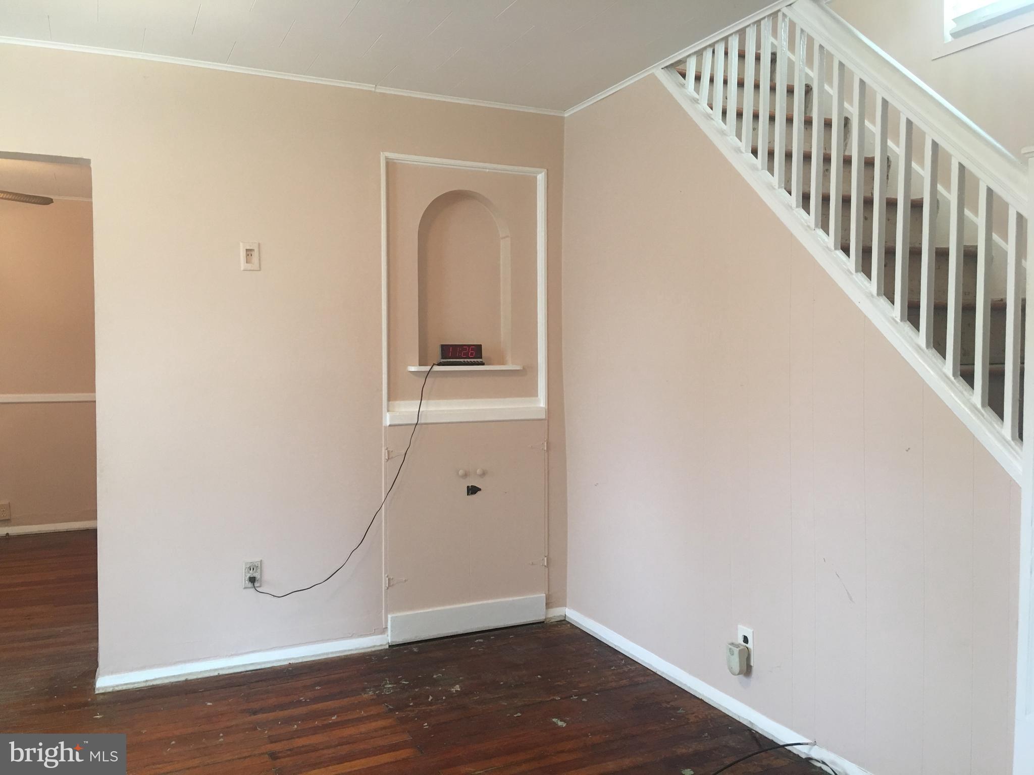21 Sunship Road Baltimore, MD 21222 - Photo 7 of 42 Living room