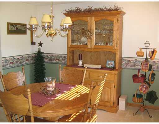 524 Diamond Road Grove City, PA 16127 - Photo 6 of 13 Dining Room.