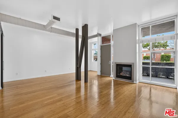 $3,100 | 1912 Broadway, Unit 103, Santa Monica, CA 90404