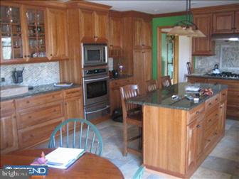 34 Mansfield Road East Columbus, NJ 08022 - Photo 4 of 12 Kitchen