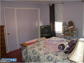 511 North Forklanding Road Maple Shade, NJ 08052 - Photo 5 of 8 Bedroom - Main