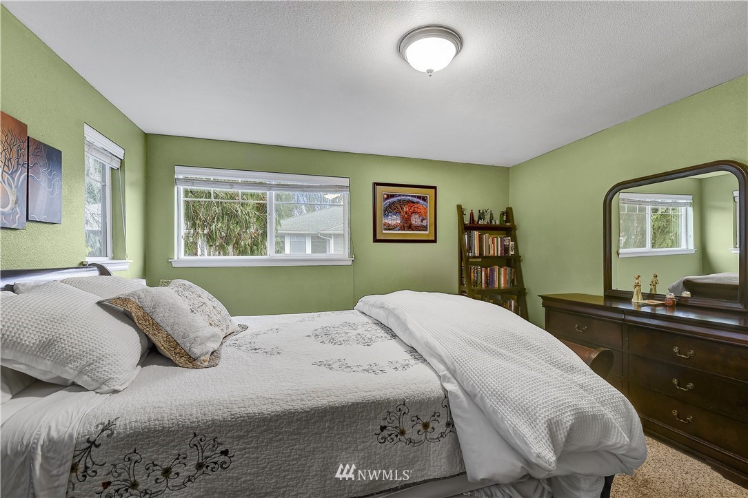 8040 212th Street Southwest, Unit B Edmonds, WA 98026 - Photo 12 of 19 Gallery Image 12