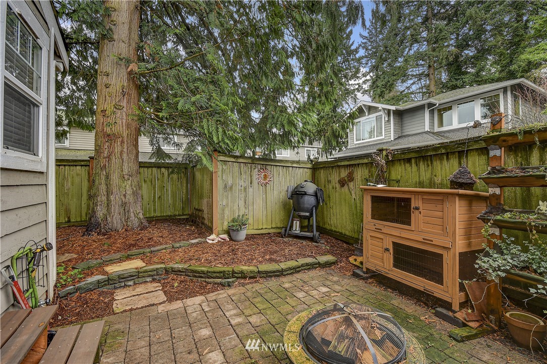 8040 212th Street Southwest, Unit B Edmonds, WA 98026 - Photo 17 of 19 Gallery Image 17