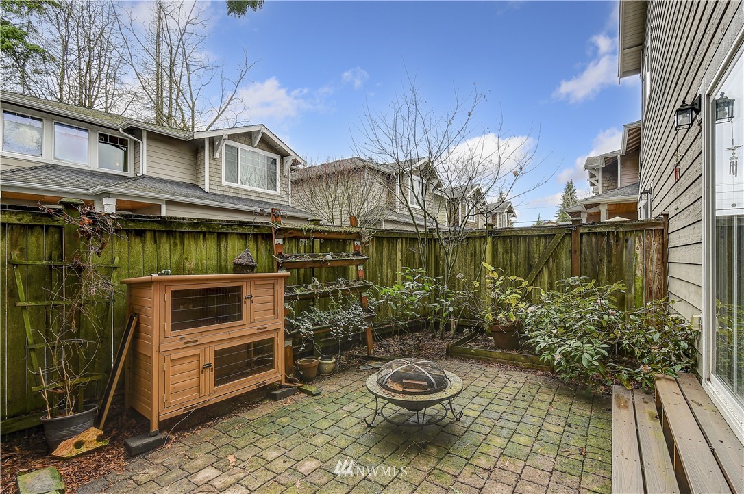 8040 212th Street Southwest, Unit B Edmonds, WA 98026 - Photo 18 of 19 Gallery Image 18