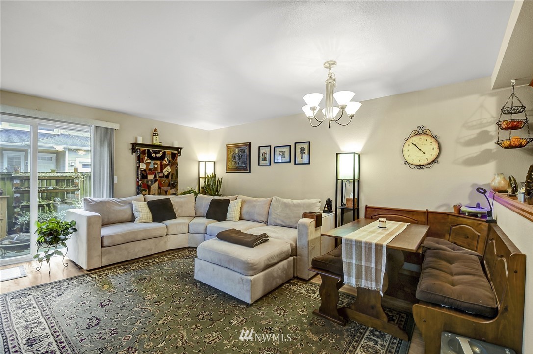 8040 212th Street Southwest, Unit B Edmonds, WA 98026 - Photo 5 of 19 Gallery Image 5