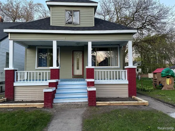 $2,200 | 17196 Shields Street, Hamtramck, MI 48212