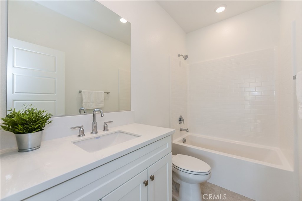 224 Siena Lake Forest, CA 92630 - Photo 28 of 46 a bathroom with a sink toilet and a bathtub