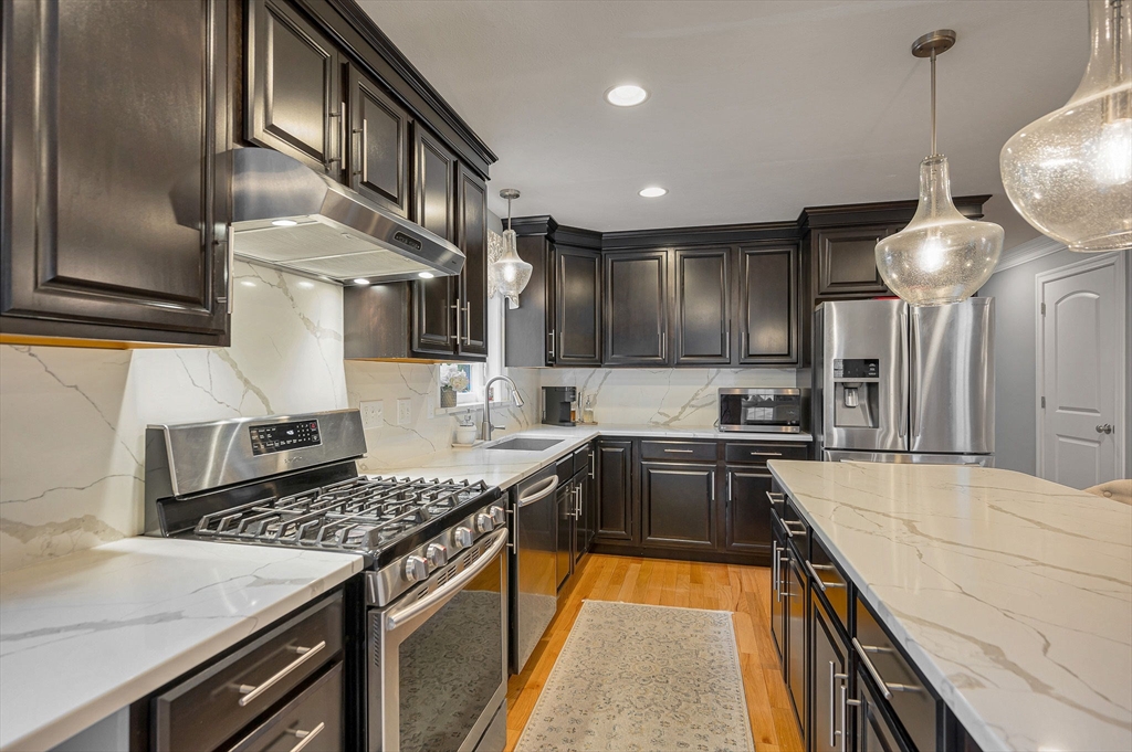 61 Saddle Road Dracut, MA 01826 - Photo 11 of 40