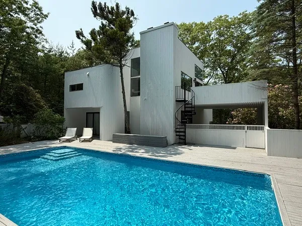 $25,000 | 12 Wigwam View Lane, East Hampton, NY 11937