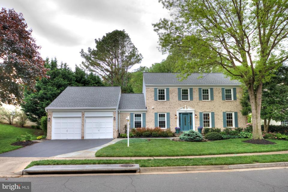 10158 Wavell Road Fairfax, VA 22032 - Photo 1 of 30 Exterior (Front)